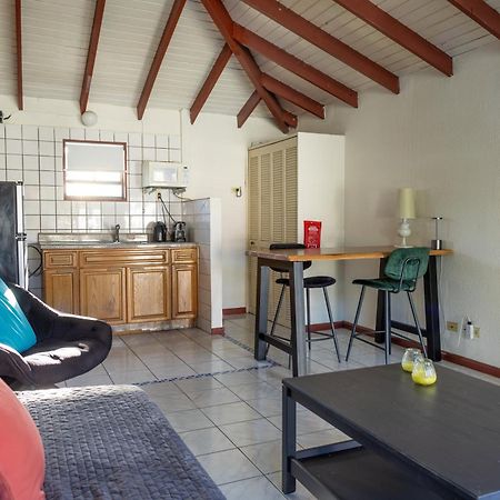 Talk Of The Town Inn & Suites - St Eustatius Oranjestad  Exteriör bild