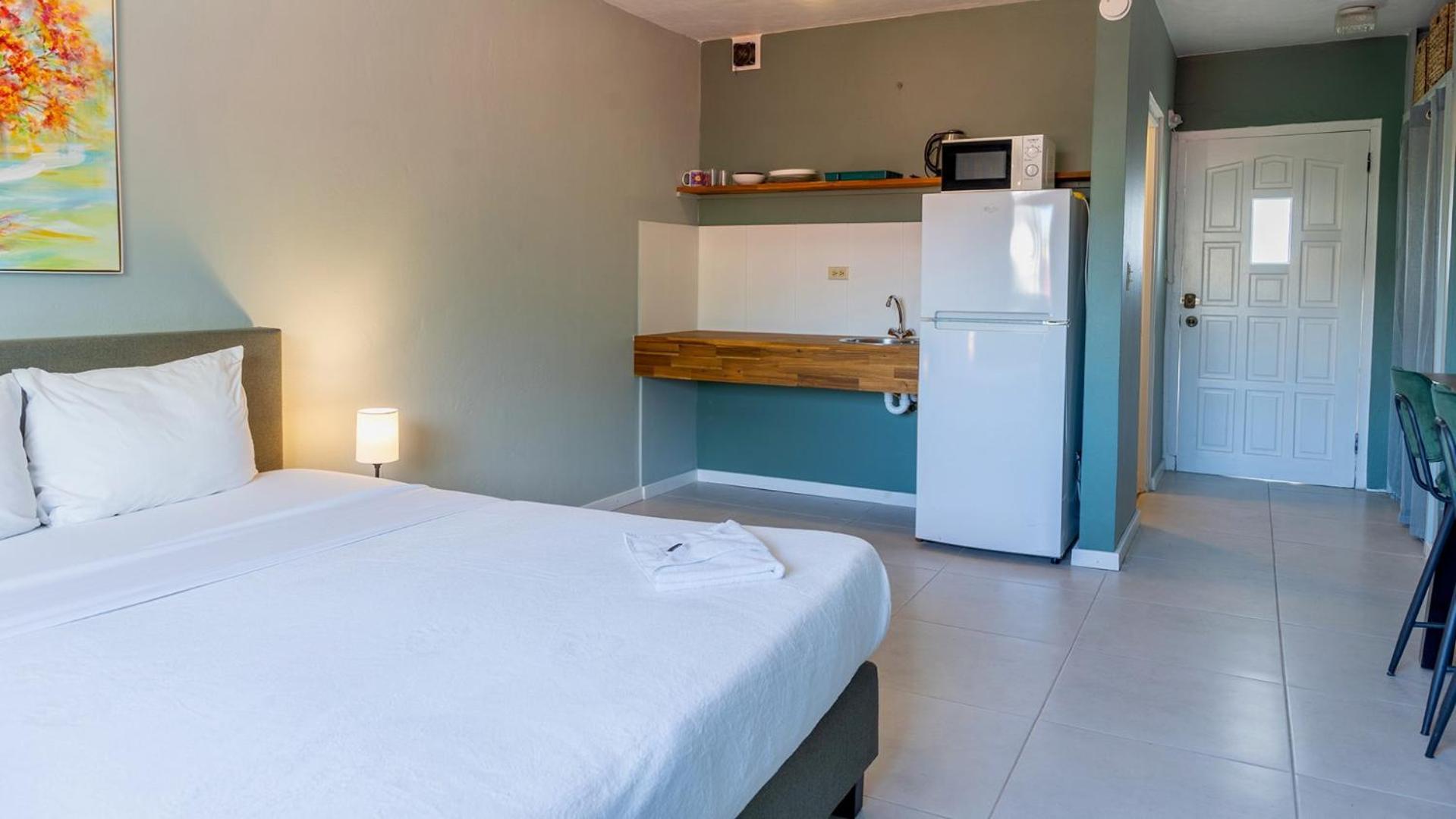 Talk Of The Town Inn & Suites - St Eustatius Oranjestad  Exteriör bild