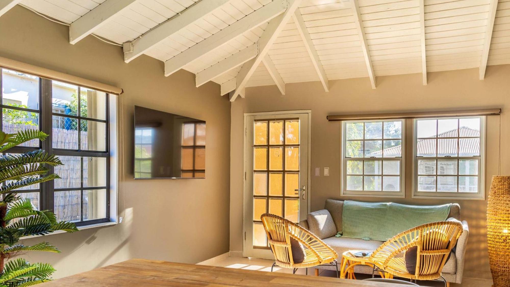 Talk Of The Town Inn & Suites - St Eustatius Oranjestad  Exteriör bild