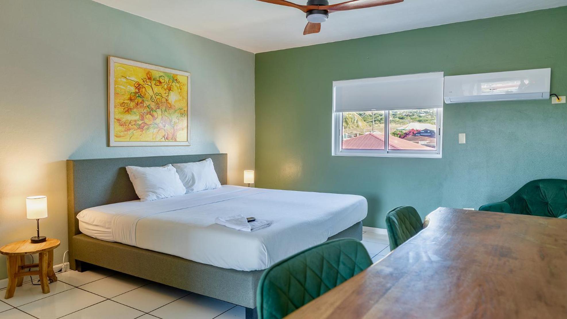 Talk Of The Town Inn & Suites - St Eustatius Oranjestad  Exteriör bild